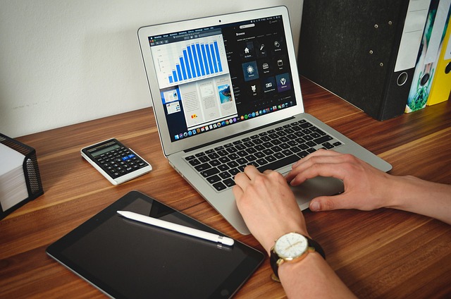 1762150409919724.jpg student-5224082_640.jpg
