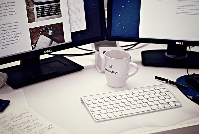 1776756485827661.jpg workstation-405768_640.jpg